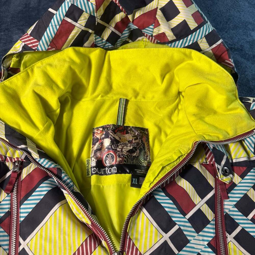Burton Dryride Multicolored Plaid Geometric Snowboard Jacket Women's XL